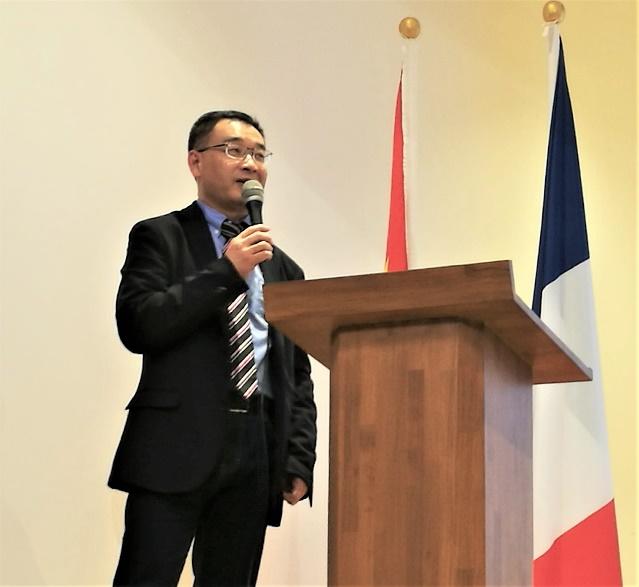 曹纬